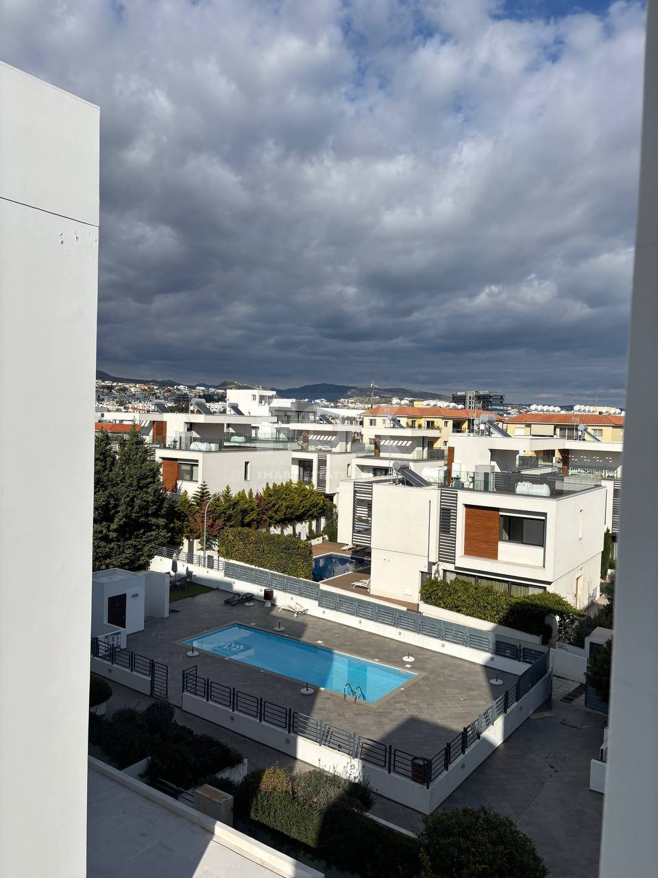 Modern 2-Bedroom Apartment for Rent in Mesa Geitonia – Fully Furnished & Move-In Ready