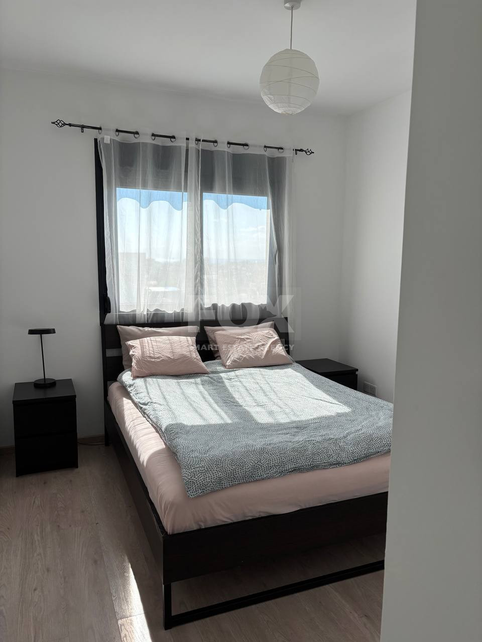 Modern 2-Bedroom Apartment for Rent in Mesa Geitonia – Fully Furnished & Move-In Ready