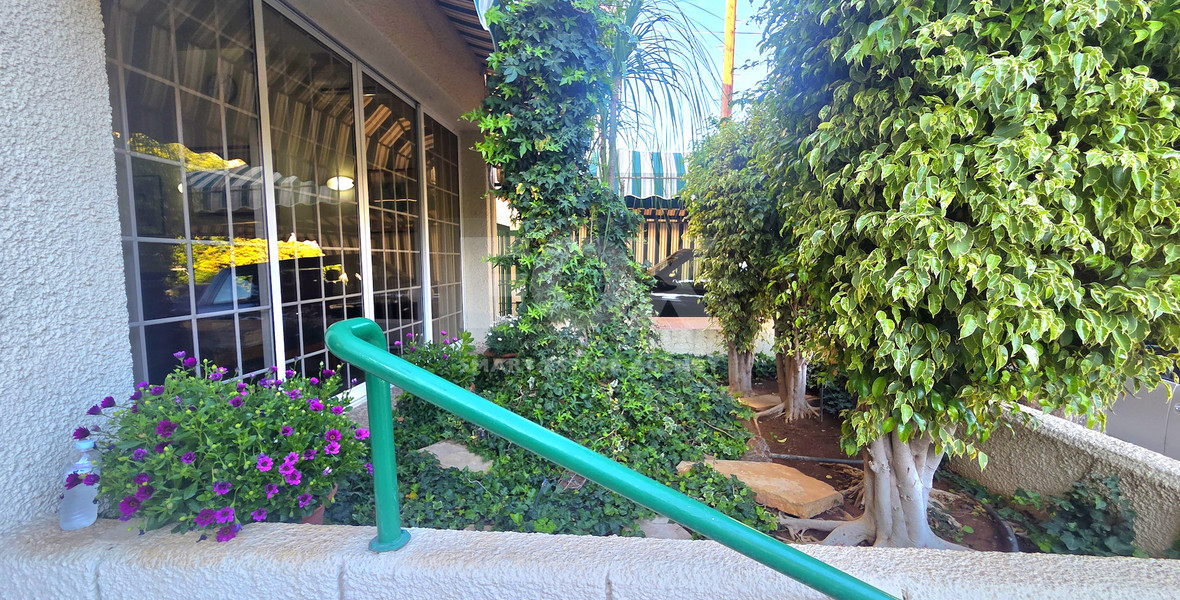 Clinic/ Office/ Private tutoring school/ Yoga studio for rent in Katholiki