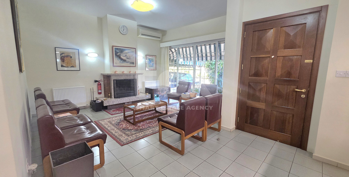 Clinic/ Office/ Private tutoring school/ Yoga studio for rent in Katholiki