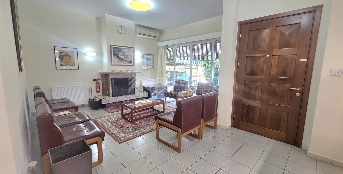 Clinic/ Office/ Private tutoring school/ Yoga studio for rent in Katholiki