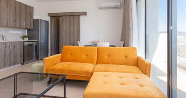 Modern One-Bedroom Furnished Apartment for Rent in Kato Polemidia with Communal Pool & Rooftop Terrace