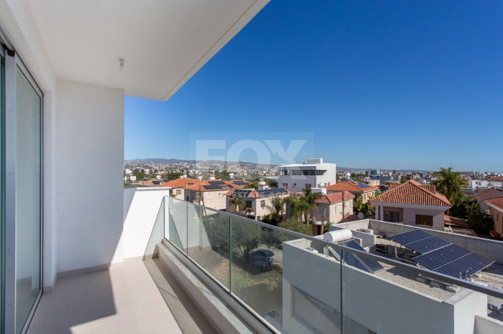 Modern One-Bedroom Furnished Apartment for Rent in Kato Polemidia with Communal Pool & Rooftop Terrace