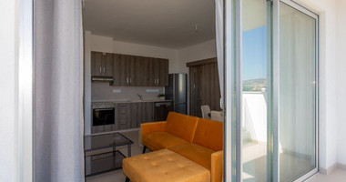 Modern One-Bedroom Furnished Apartment for Rent in Kato Polemidia with Communal Pool & Rooftop Terrace