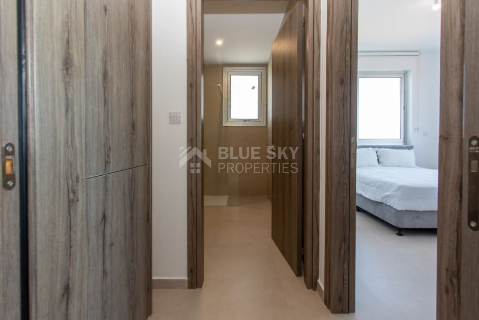 Modern One-Bedroom Furnished Apartment for Rent in Kato Polemidia with Communal Pool & Rooftop Terrace