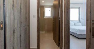 Modern One-Bedroom Furnished Apartment for Rent in Kato Polemidia with Communal Pool & Rooftop Terrace