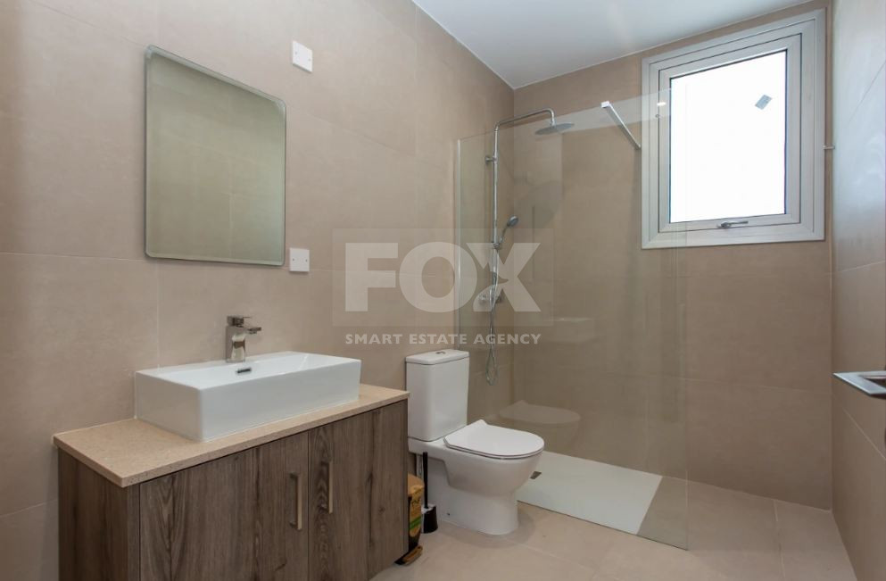 Modern One-Bedroom Furnished Apartment for Rent in Kato Polemidia with Communal Pool & Rooftop Terrace