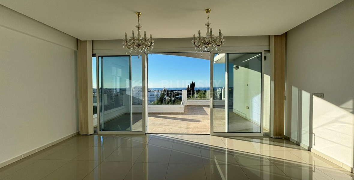 Stunning Penthouse in Pafos center for rent