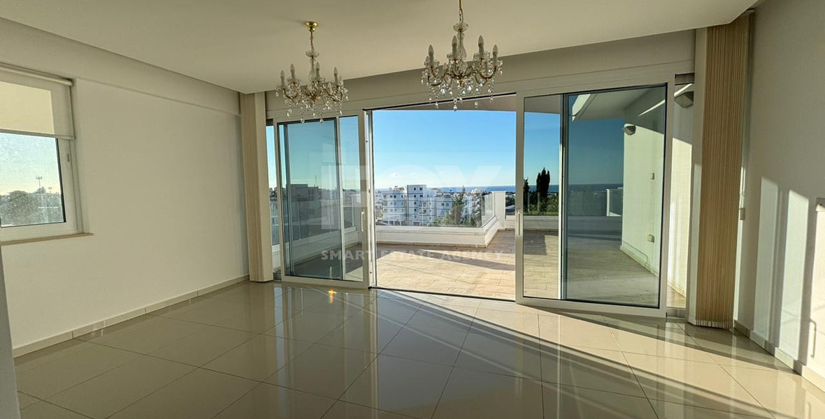 Stunning Penthouse in Pafos center for rent