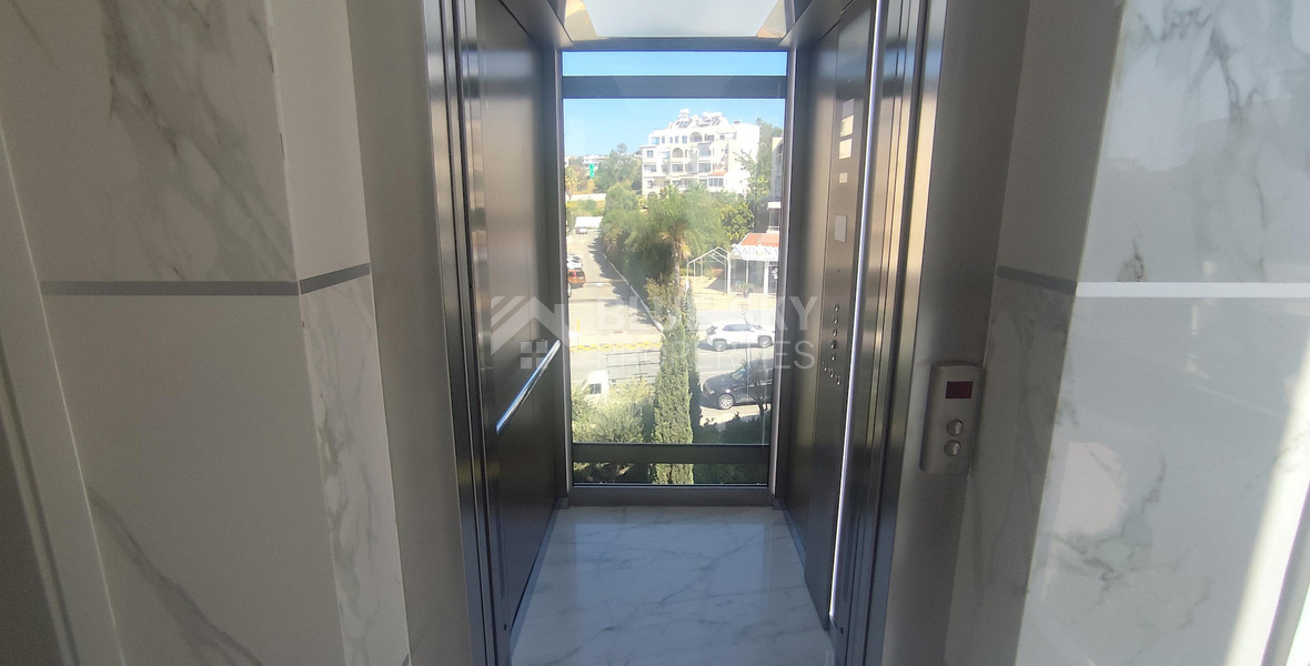 Modern Office for Rent in Agios Tychonas Tourist Area – 112 sqm