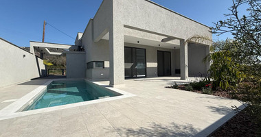 Brand New Two-Bedroom Bungalow for rent in Doros: with Heated Pool & Mountain Views