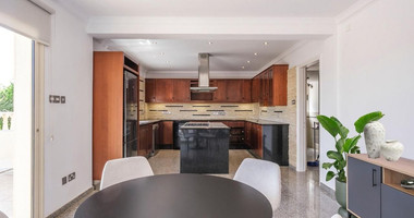 Spacious four-bedroom house with pool for Sale In Ypsoupoli, Limassol