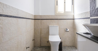 Spacious four-bedroom house with pool for Sale In Ypsoupoli, Limassol