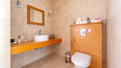 FOUR BEDROOM SEAVIEW BUNGALOW FOR SALE