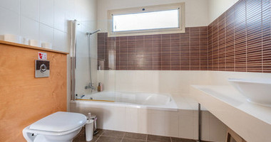 FOUR BEDROOM SEAVIEW BUNGALOW FOR SALE