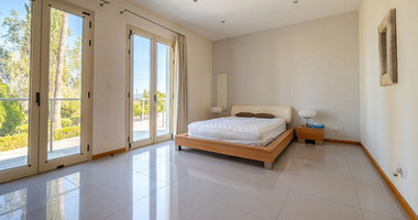 FOUR BEDROOM SEAVIEW BUNGALOW FOR SALE