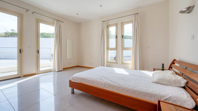 FOUR BEDROOM SEAVIEW BUNGALOW FOR SALE