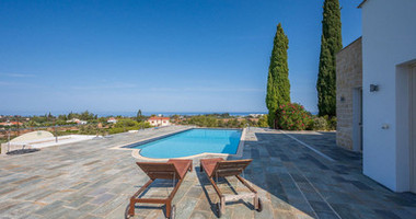 FOUR BEDROOM SEAVIEW BUNGALOW FOR SALE