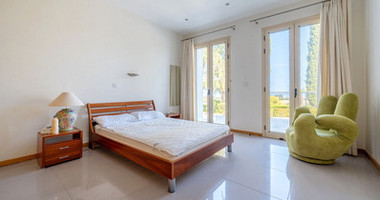 FOUR BEDROOM SEAVIEW BUNGALOW FOR SALE
