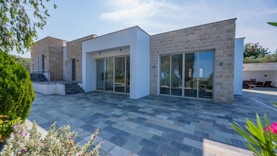 FOUR BEDROOM SEAVIEW BUNGALOW FOR SALE