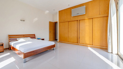 FOUR BEDROOM SEAVIEW BUNGALOW FOR SALE