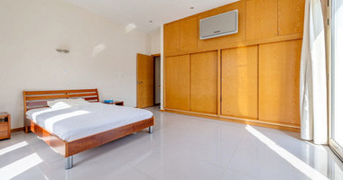 FOUR BEDROOM SEAVIEW BUNGALOW FOR SALE