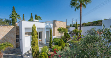 FOUR BEDROOM SEAVIEW BUNGALOW FOR SALE