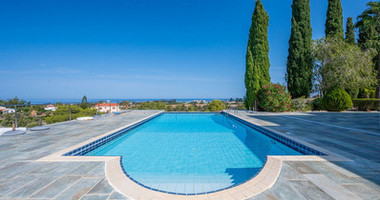 FOUR BEDROOM SEAVIEW BUNGALOW FOR SALE