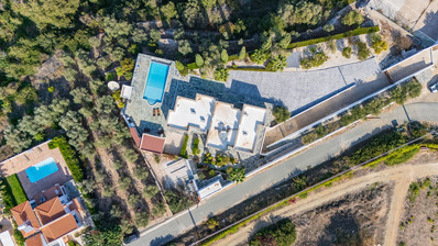 FOUR BEDROOM SEAVIEW BUNGALOW FOR SALE