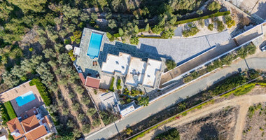 FOUR BEDROOM SEAVIEW BUNGALOW FOR SALE