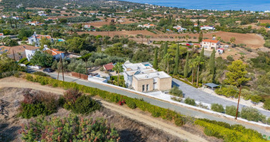 FOUR BEDROOM SEAVIEW BUNGALOW FOR SALE