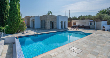 FOUR BEDROOM SEAVIEW BUNGALOW FOR SALE