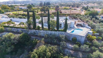 FOUR BEDROOM SEAVIEW BUNGALOW FOR SALE