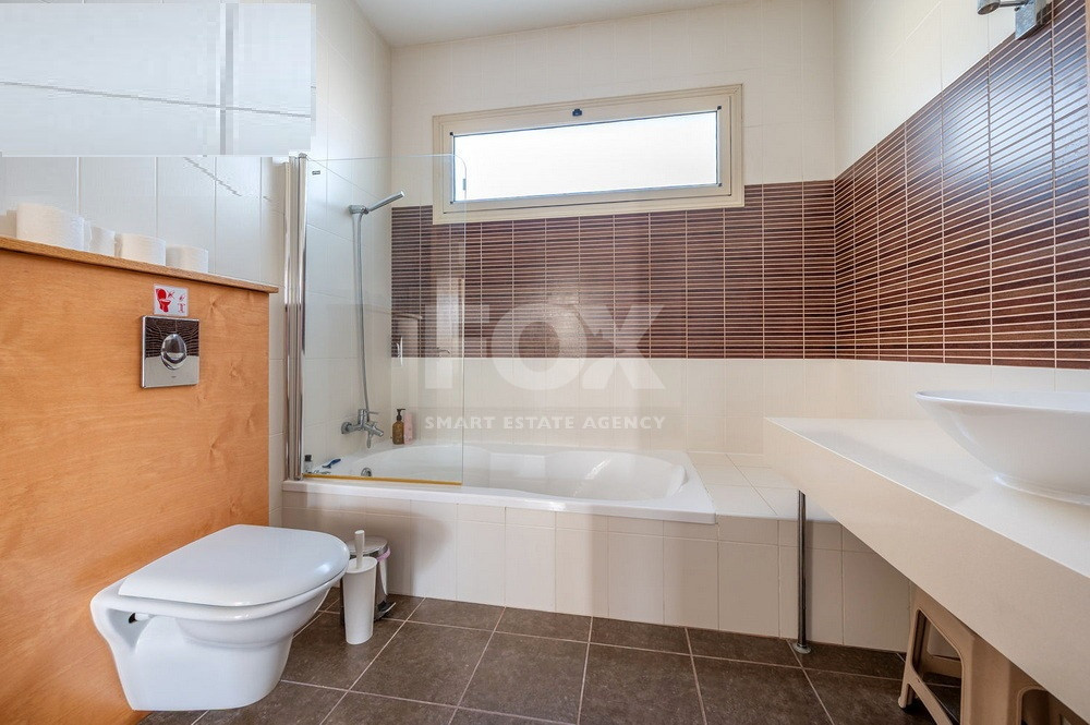FOUR BEDROOM SEAVIEW BUNGALOW FOR SALE
