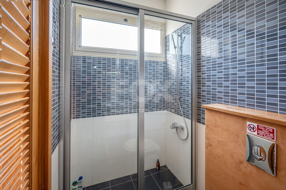 FOUR BEDROOM SEAVIEW BUNGALOW FOR SALE