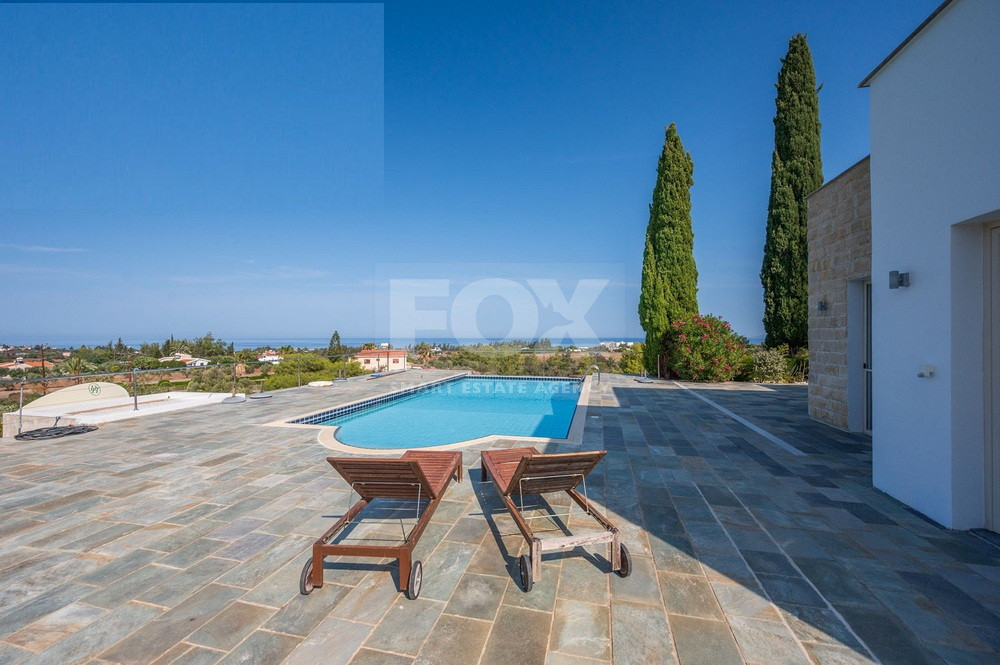 FOUR BEDROOM SEAVIEW BUNGALOW FOR SALE