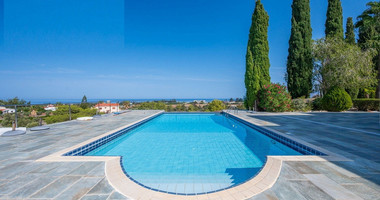 FOUR BEDROOM SEAVIEW BUNGALOW FOR SALE