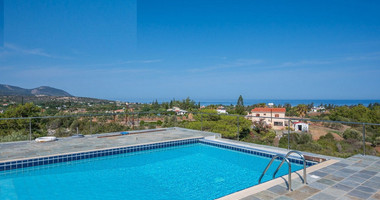 FOUR BEDROOM SEAVIEW BUNGALOW FOR SALE