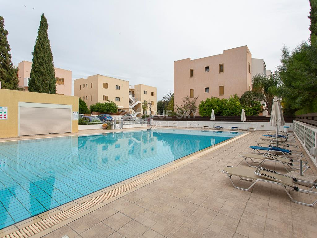 Modern one Bedroom Apartment for Sale in Paphos Universal Area with Communal Pool and Title Deed