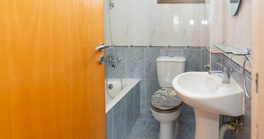 Modern one Bedroom Apartment for Sale in Paphos Universal Area with Communal Pool and Title Deed