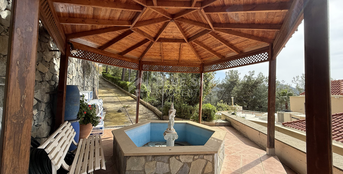 6 Bedroom Luxury Villa for Sale in Moniatis with Indoor Heated Pool