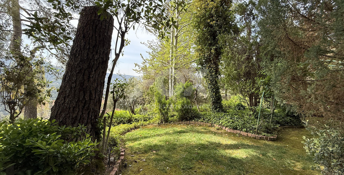 SALE: OUTSTANDING 7 BEDROOM  BESPOKE VILLA IN MONIATIS ON 3,861 SQM LAND ENGULFED IN PINE FOREST.-INDOOR HEATED SWIMMING POOL.