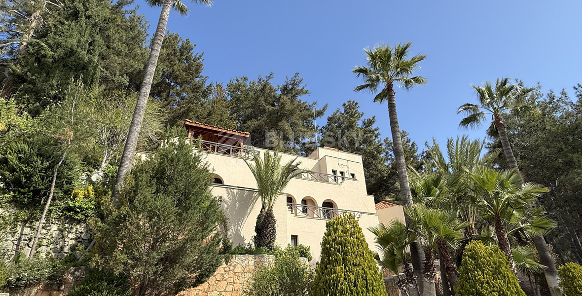 6 Bedroom Luxury Villa for Sale in Moniatis with Indoor Heated Pool