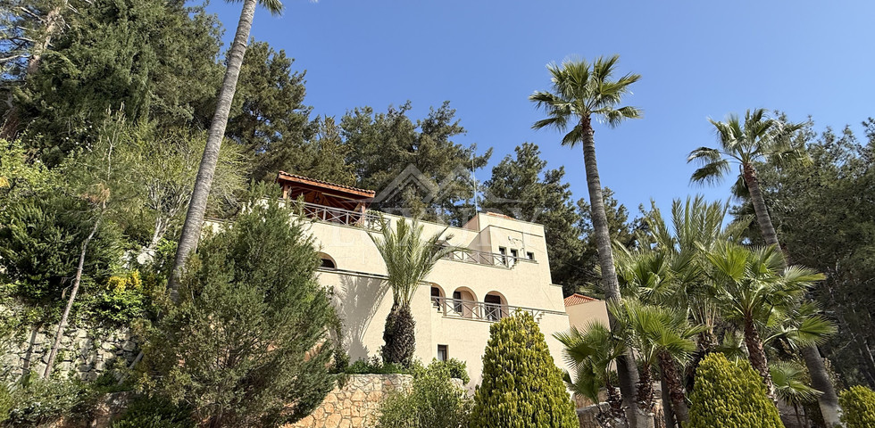 7 Bedroom Luxury Villa for Sale in Moniatis with Indoor Heated Pool