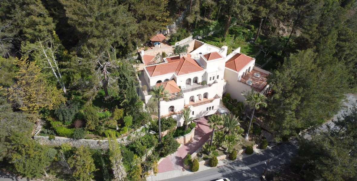 6 Bedroom Luxury Villa for Sale in Moniatis with Indoor Heated Pool