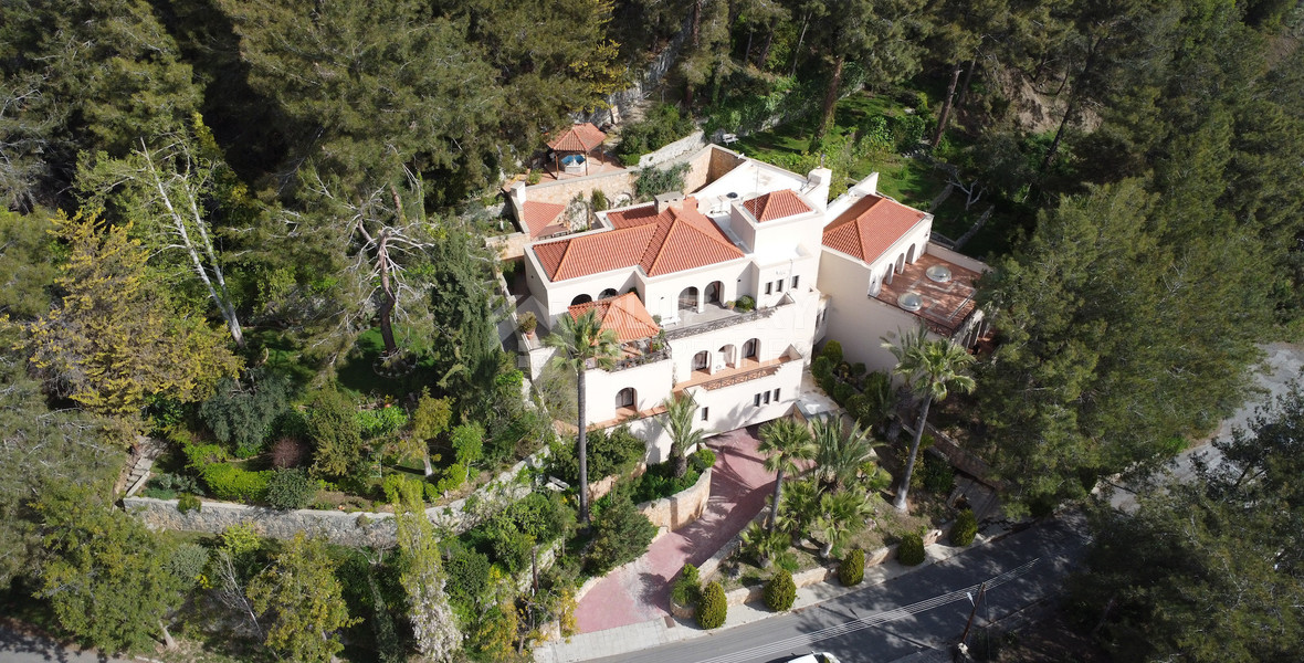 6 Bedroom Luxury Villa for Sale in Moniatis with Indoor Heated Pool