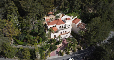 6 Bedroom Luxury Villa for Sale in Moniatis with Indoor Heated Pool