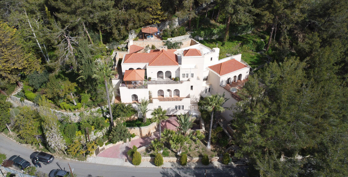 6 Bedroom Luxury Villa for Sale in Moniatis with Indoor Heated Pool