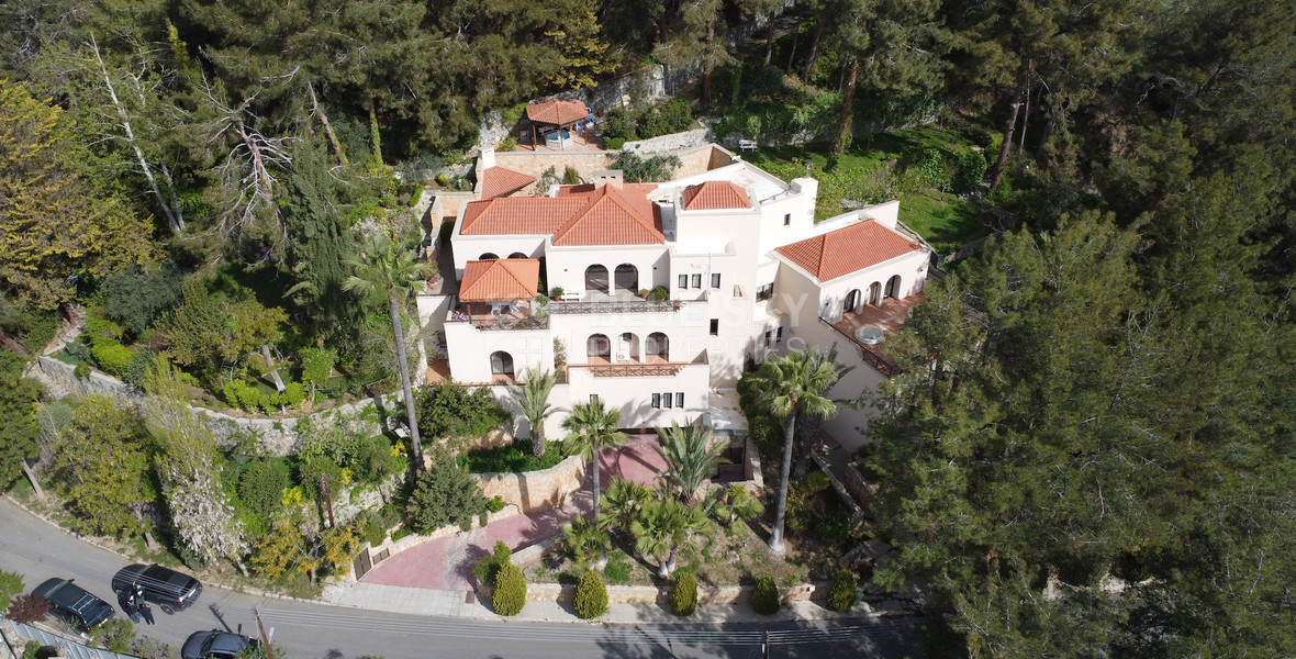 6 Bedroom Luxury Villa for Sale in Moniatis with Indoor Heated Pool