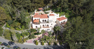 6 Bedroom Luxury Villa for Sale in Moniatis with Indoor Heated Pool